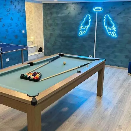 Villa *